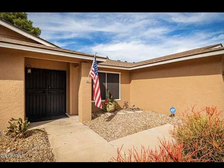 2432 W Dailey St — Photo 29