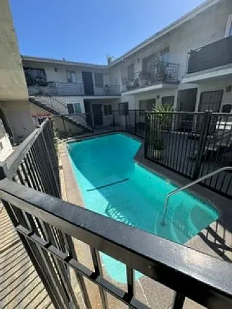 15470 Moorpark St #2 — Photo 4