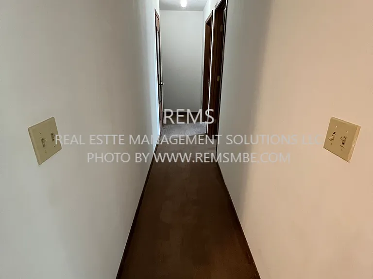 544 E Slifer St — Photo 3