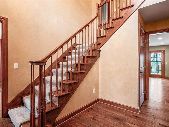 5th image of 2540 Nicholas Ln