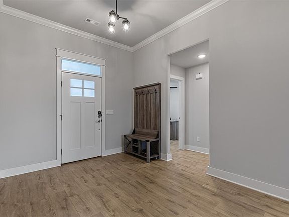 5th image of 1101 Stoneybrook Ln