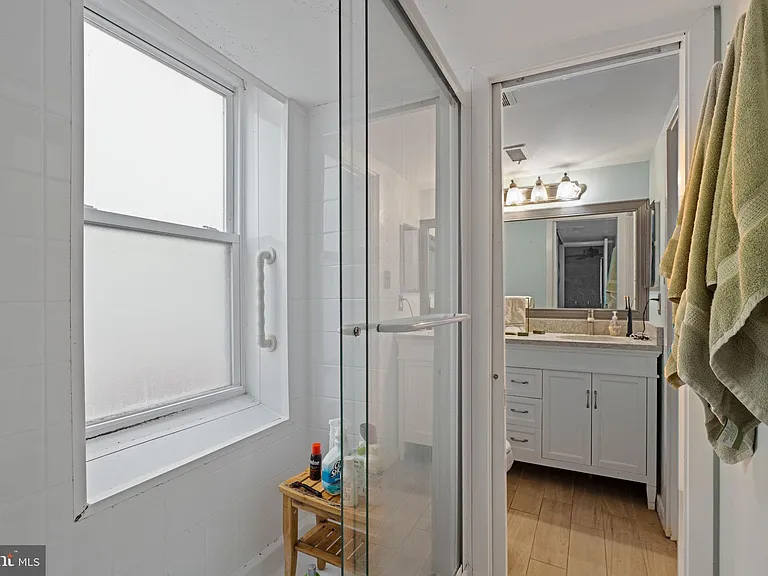 114 Naudain St #18-C — Photo 13