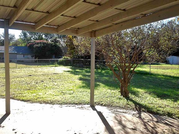 3rd image of 1202 Ash Dr