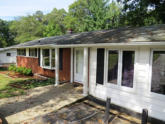 2nd image of 104 Farmington Ct