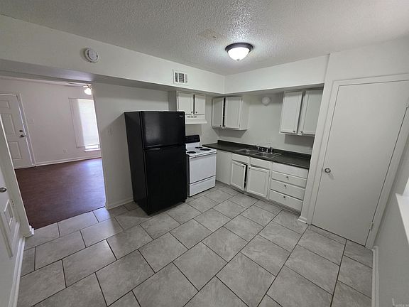 3rd image of 9408 Lew Cir #A