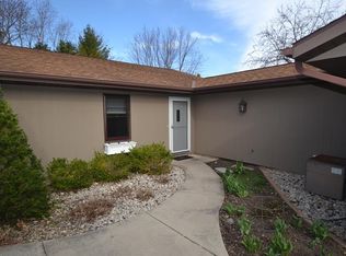 203 Fairview Ct, Slinger, WI 53086