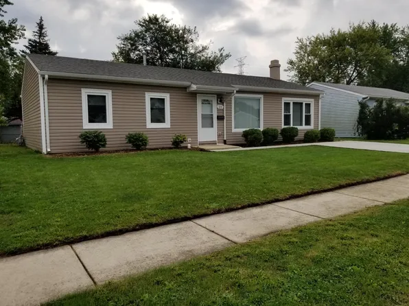 213 Fremont Ave, Romeoville, IL 60446