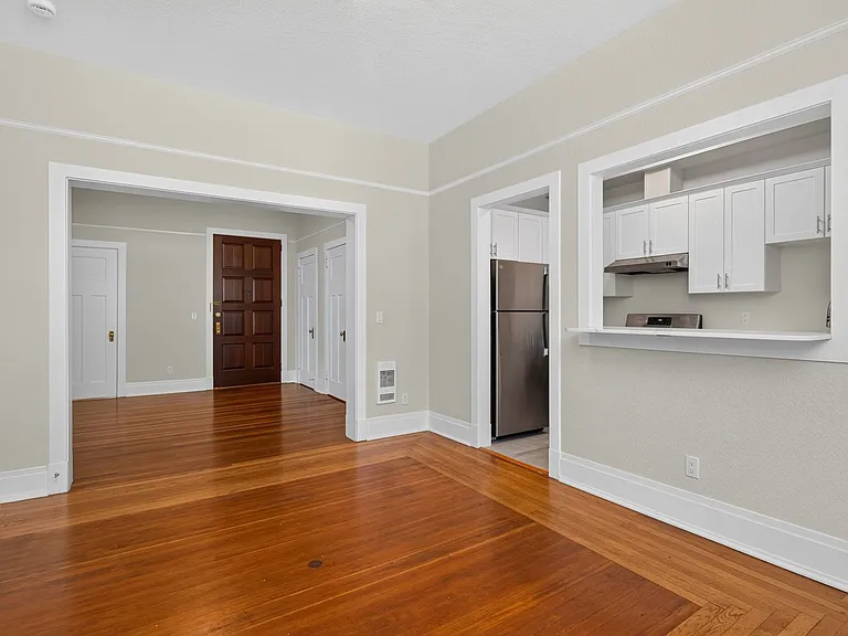 The New Carroll Apartments — Photo 28