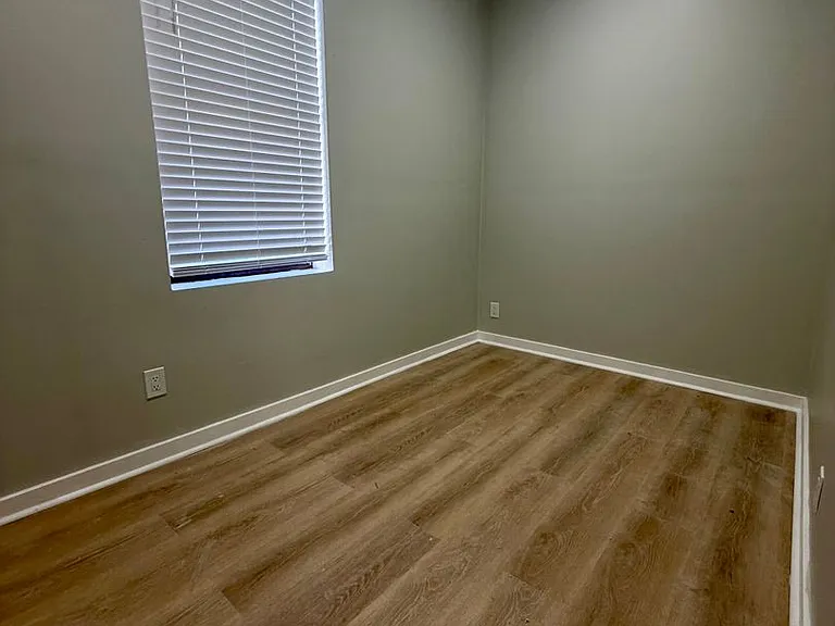 3223 S Lituanica Ave — Photo 6