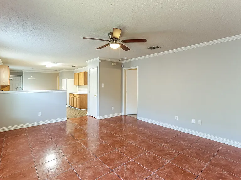4812 Waterford Dr — Photo 4