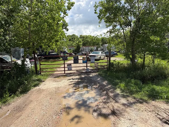 608 County Road 4902, Dayton, TX 77535