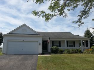 210 Prairie Ridge Dr, Woodstock, IL 60098