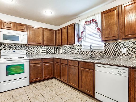 2nd image of 1384 Hillside Dr