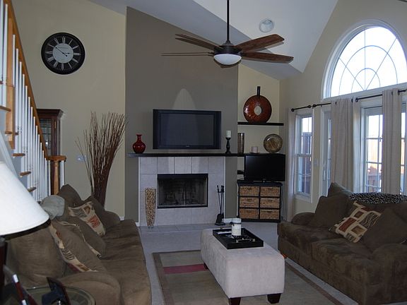 5th image of 30 Turnberry Ln