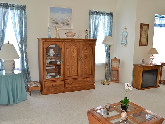 4th image of 71 Summerhill Dr