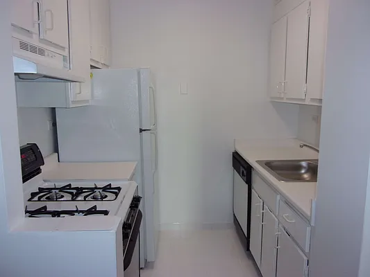 Rented by Carlyle Property Management | media 13