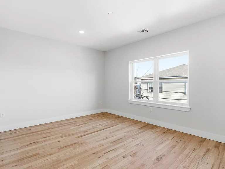 34 Elizabeth Ave #1 — Photo 6