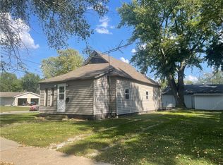 612 N G St, Oskaloosa, IA 52577