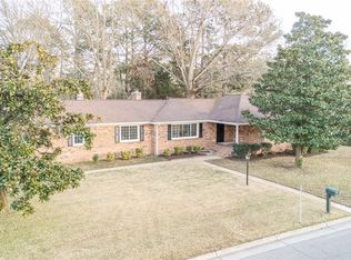 2405 Dunbarton Dr, Chesapeake, VA 23325
