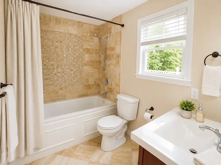 Master bedroom bathroom