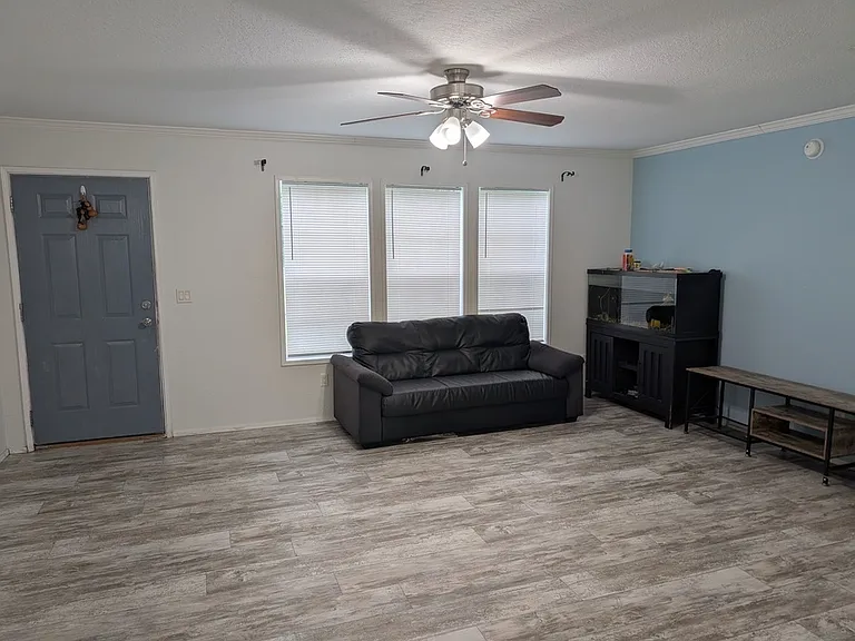 6806 Pearson Ln — Photo 7