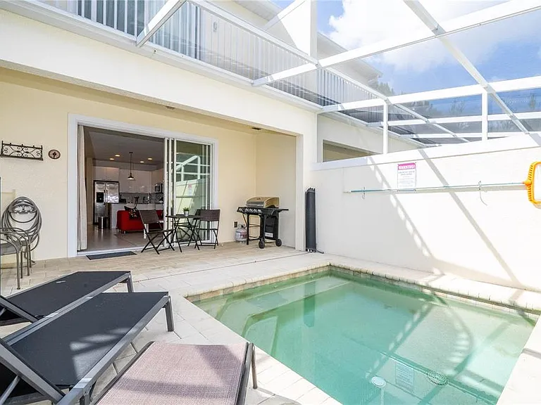 1615 Retreat Cir — Photo 47
