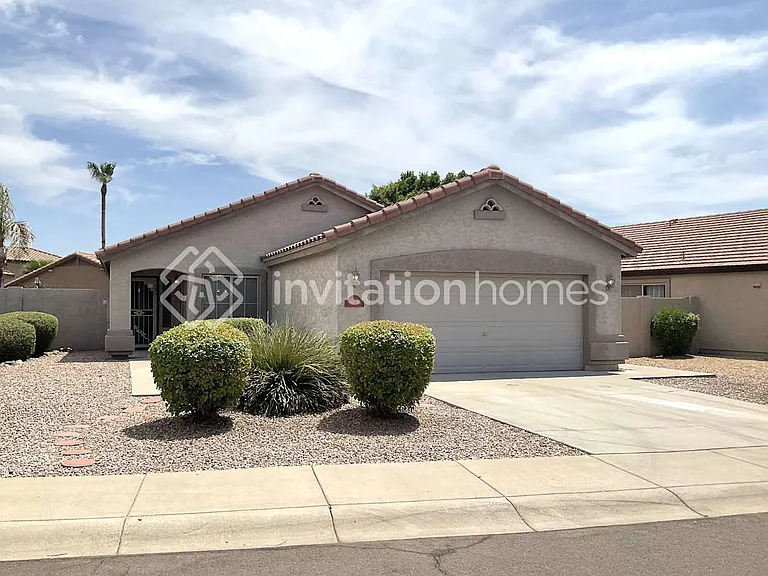 7161 W Pontiac Dr — Photo 1
