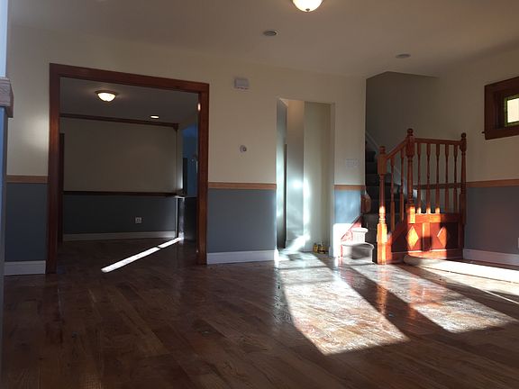 4th image of 225-07a 107th Avenue