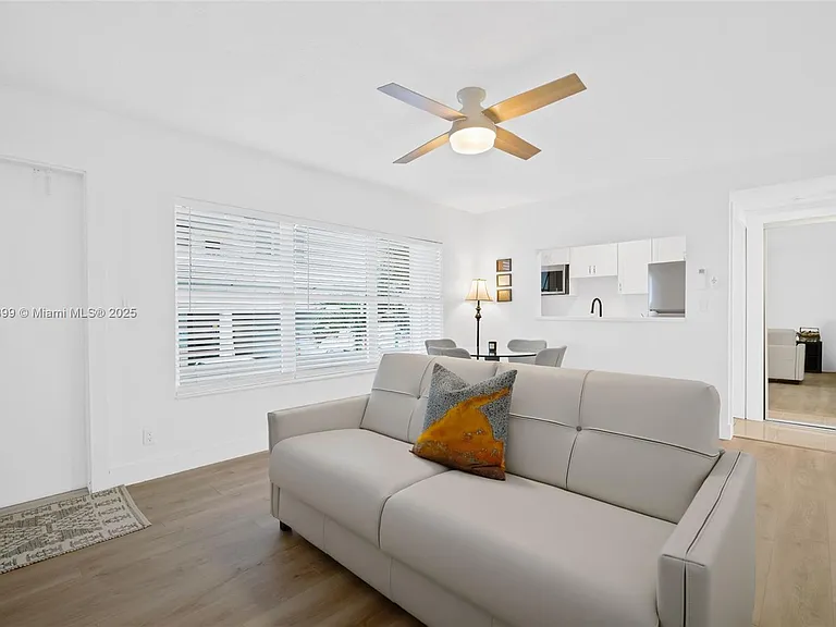 9241 Collins Ave #11 — Photo 7