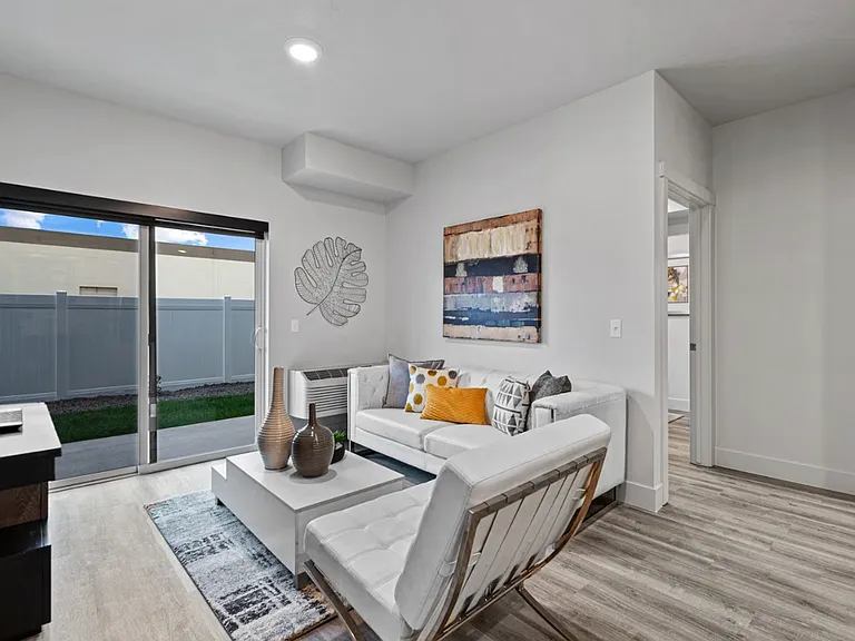 The Eliana Apartments — Photo 4