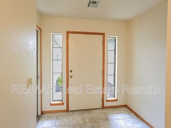 5th image of 3704 W Cedar St #B