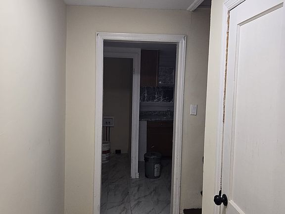 5th image of 758 Halltown Rd