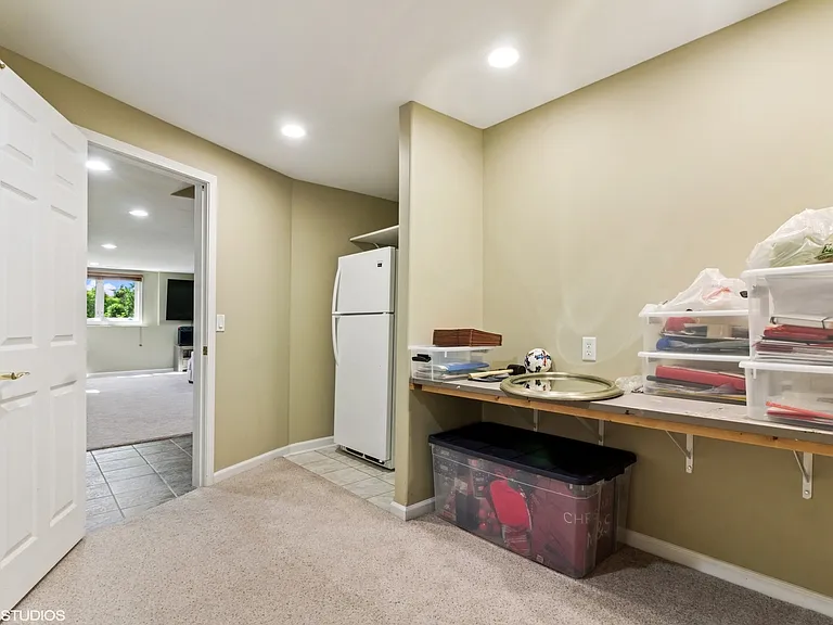3304 Rollingridge Rd — Photo 38