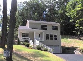 26 Cedarwood Dr, Queensbury, NY 12804