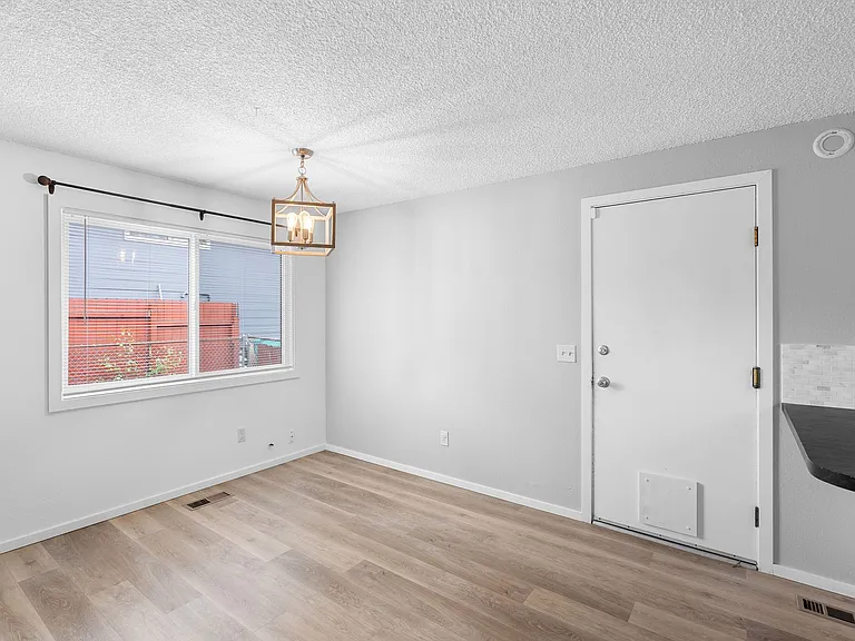 1378 NE Centurion Dr — Photo 9