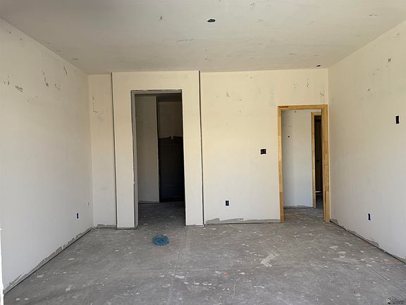 4th image of 12648 W 51st St