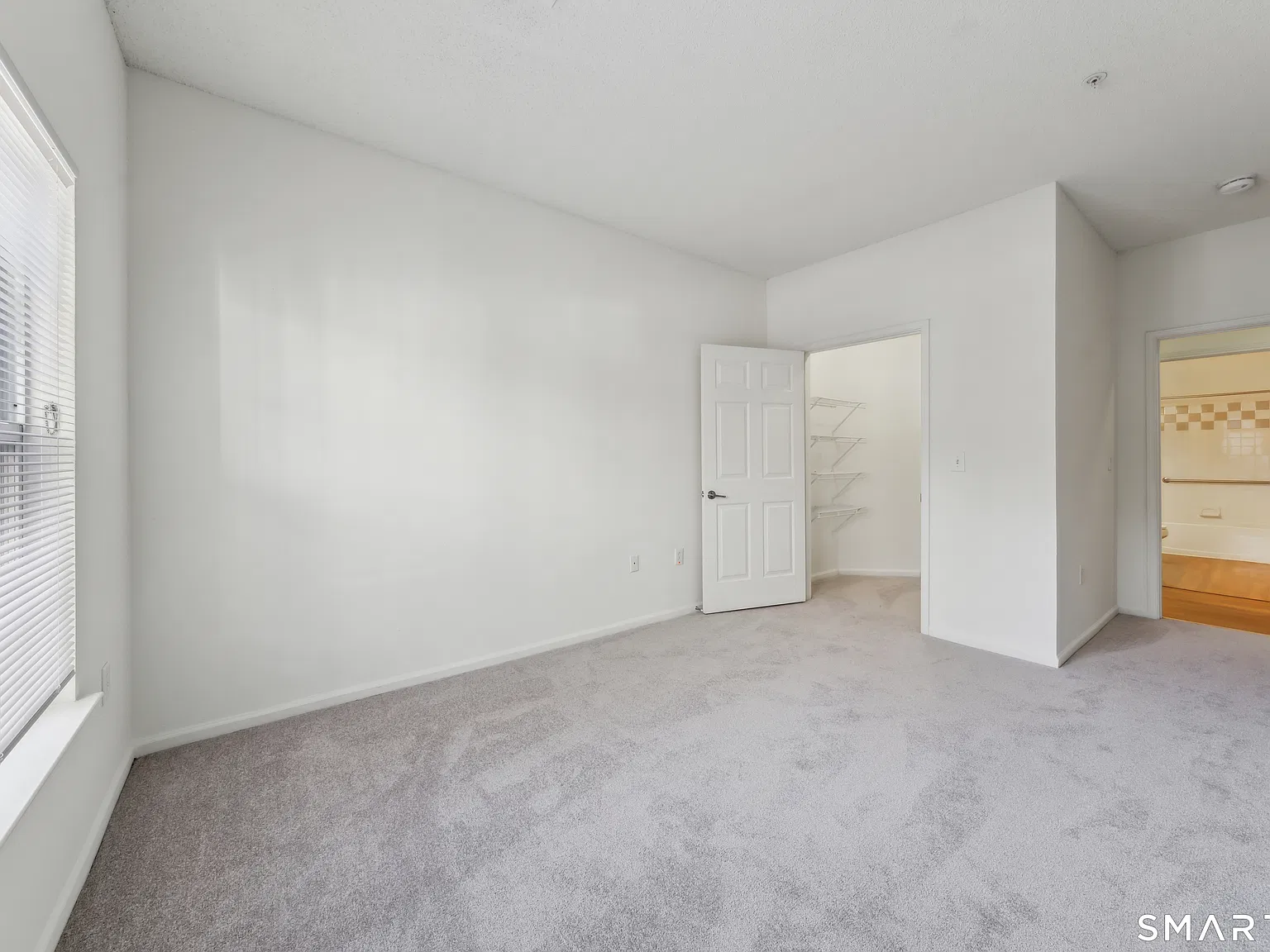 3 bed, 2.0 bath, 1720 sqft, $5,074 — Photo 3