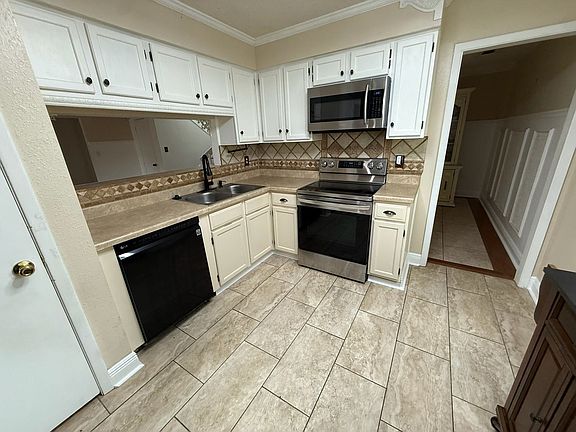 4th image of 4310 Stallion Brook Ln