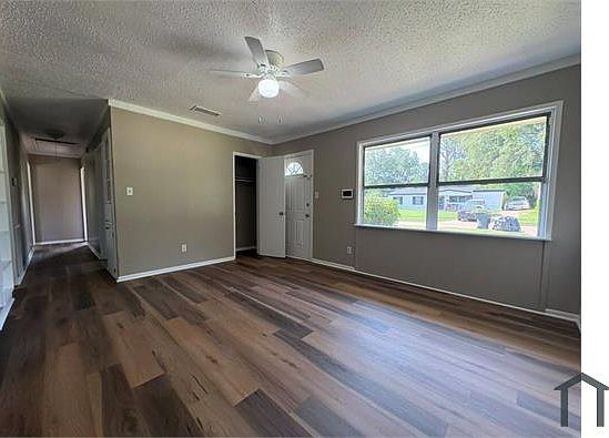 5th image of 3044 Amherst St
