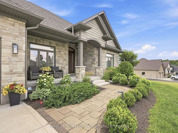 3rd image of 129 Sharron Ct