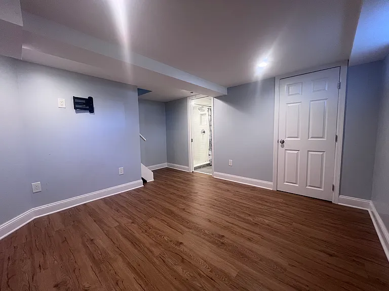 228 Windsor Ave — Photo 28