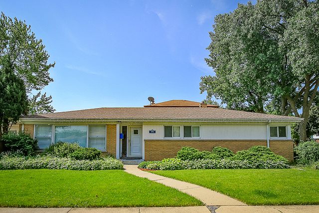 1st image of 3555 Lee St