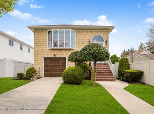 14 Preston Ave, Staten Island, NY
