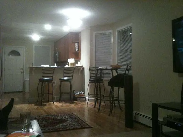 5 bed, $8,000 — Photo 2