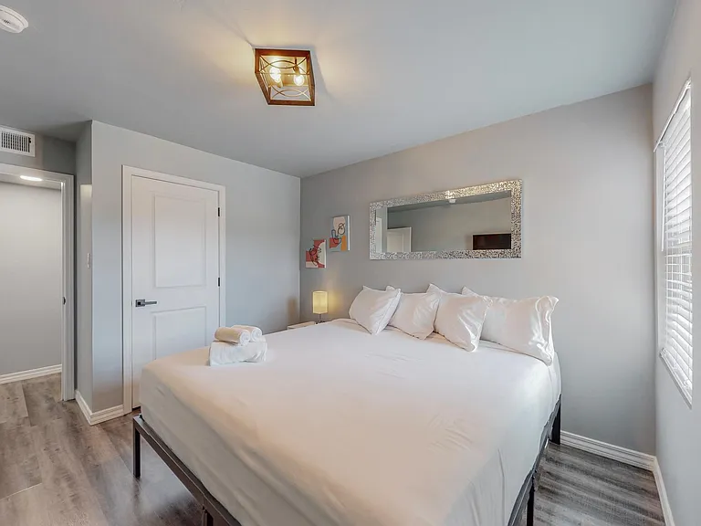 6830 Louisiana Blvd NE — Photo 10