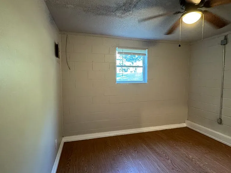 341 Laurel St — Photo 7
