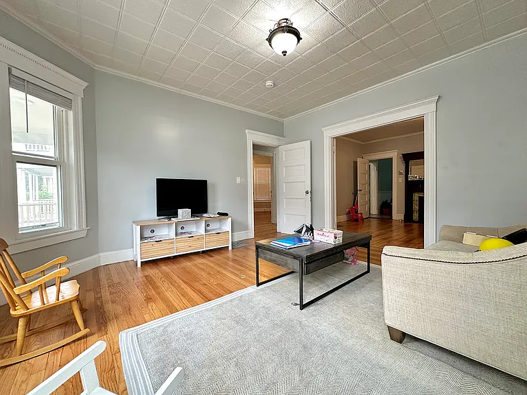 84 Lonsdale St #1 — Photo 2