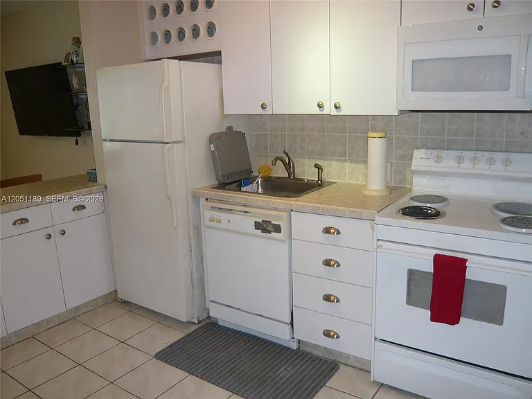 3300 N Surf Rd #9A — Photo 9
