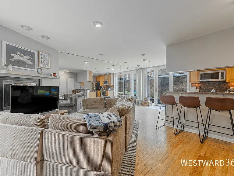 740 W Webster Ave #G — Photo 3