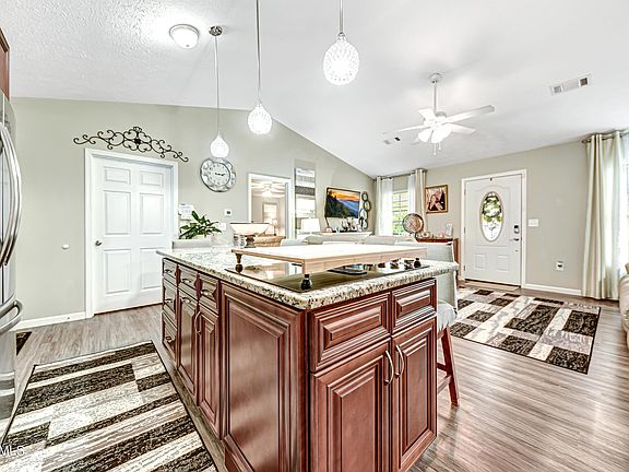 3rd image of 4514 Clifton Ln